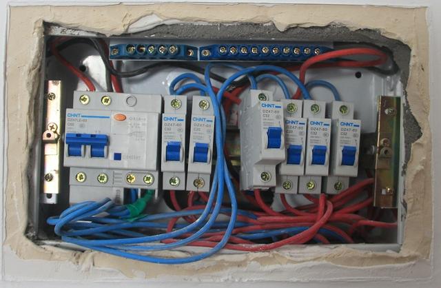 即使a 配電箱也不是一個真正的壞電工。